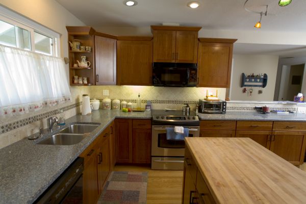 Cherry Cabinet Remodeling in Lynnwood